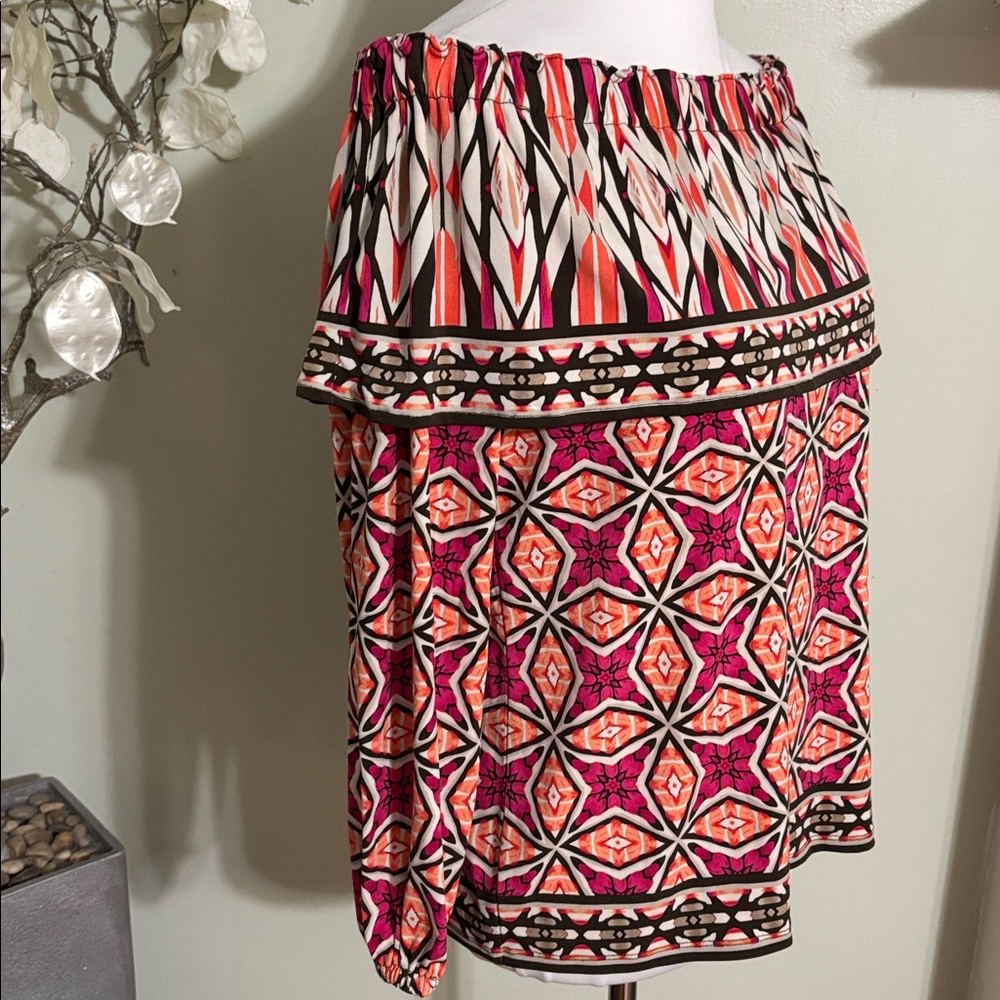 Chico's Red Pink Geometric Off Shoulder Blouse Size 1 - Picture 3 of 4